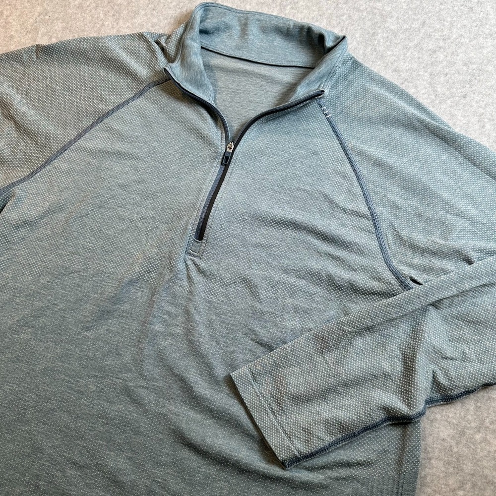 Lululemon Metal Vent Tech 1/2 Zip Mens M Light Blue Seamless Running Pullover